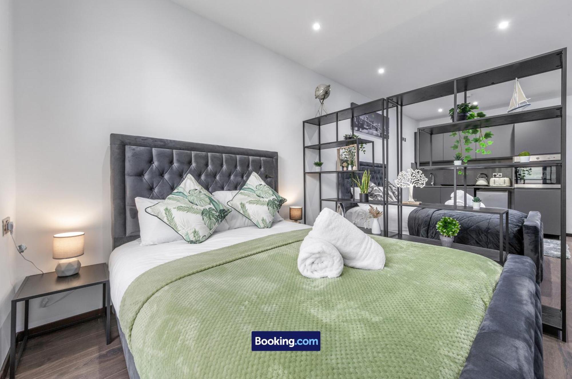 Stylish Studio Apt By Stay Smart Short Lets & Serviced Accommodation Woodstock With Free Wifi London Luaran gambar