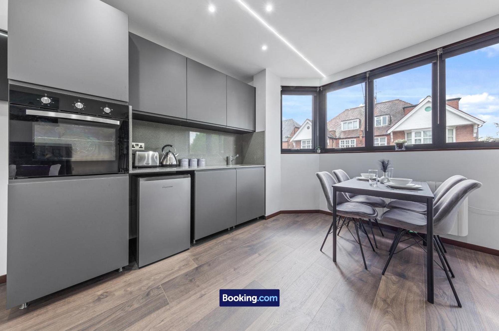 Stylish Studio Apt By Stay Smart Short Lets & Serviced Accommodation Woodstock With Free Wifi London Luaran gambar