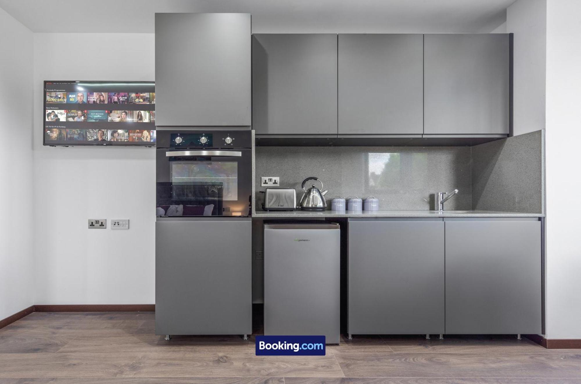 Stylish Studio Apt By Stay Smart Short Lets & Serviced Accommodation Woodstock With Free Wifi London Luaran gambar