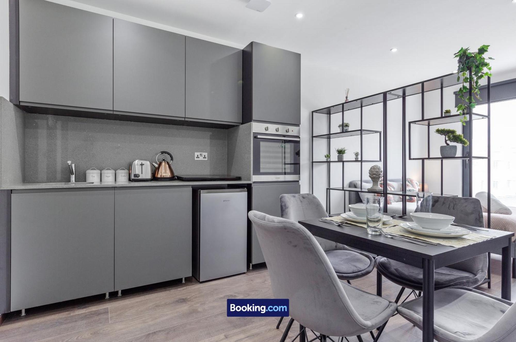 Stylish Studio Apt By Stay Smart Short Lets & Serviced Accommodation Woodstock With Free Wifi London Luaran gambar