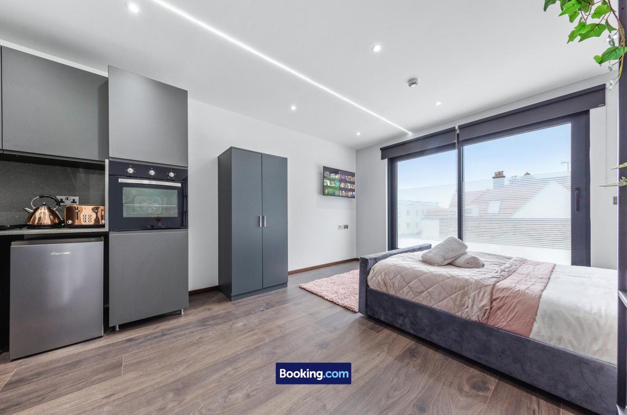 Stylish Studio Apt By Stay Smart Short Lets & Serviced Accommodation Woodstock With Free Wifi London Luaran gambar