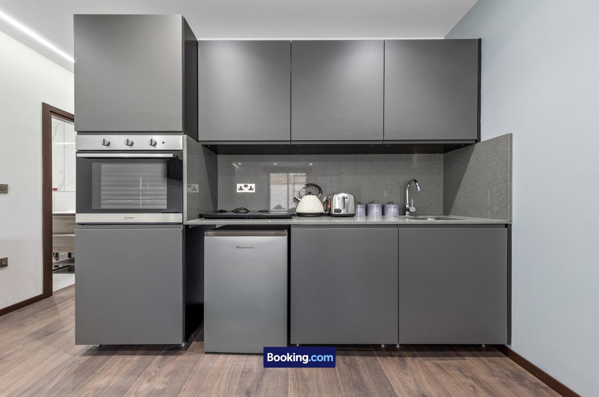 Stylish Studio Apt By Stay Smart Short Lets & Serviced Accommodation Woodstock With Free Wifi London Luaran gambar