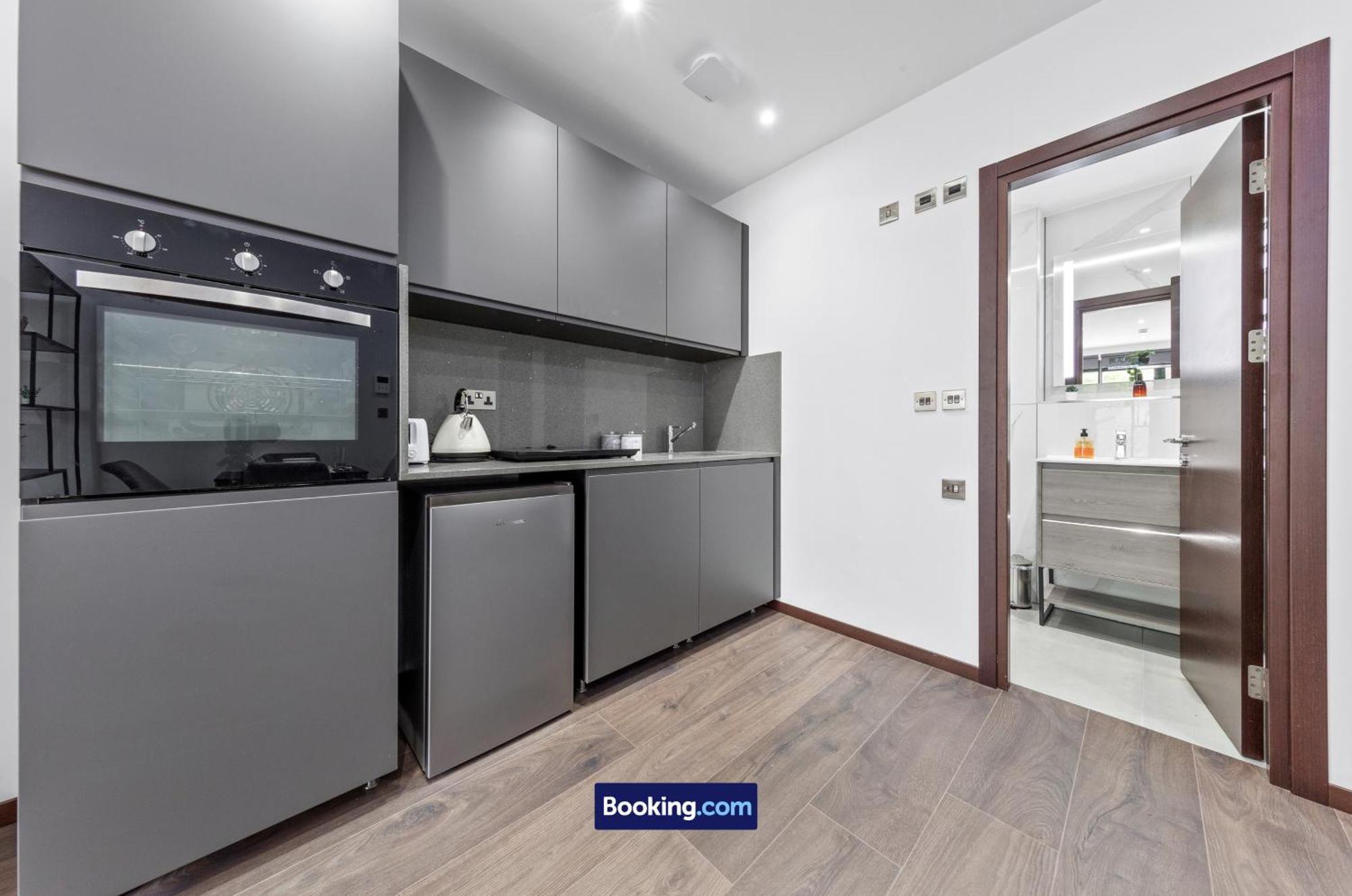 Stylish Studio Apt By Stay Smart Short Lets & Serviced Accommodation Woodstock With Free Wifi London Luaran gambar
